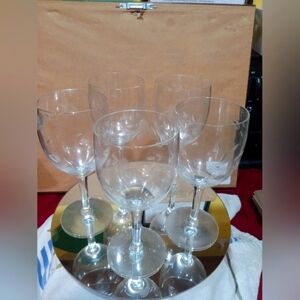 Elegant Etched Wine Glass Set